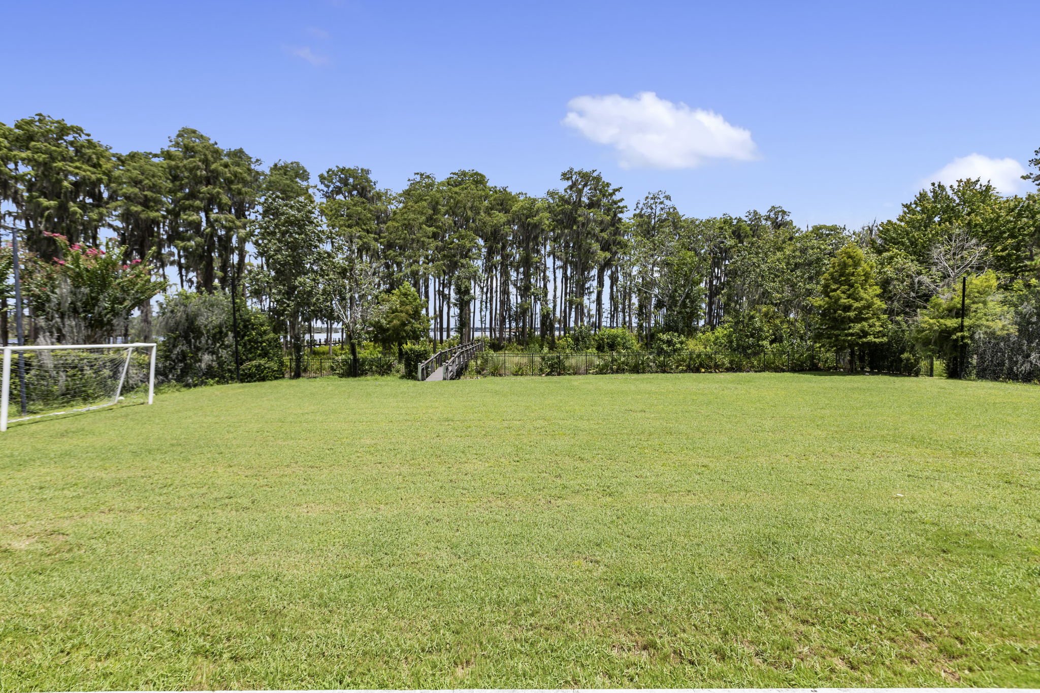 58_6149 grosvenor shore dr-58