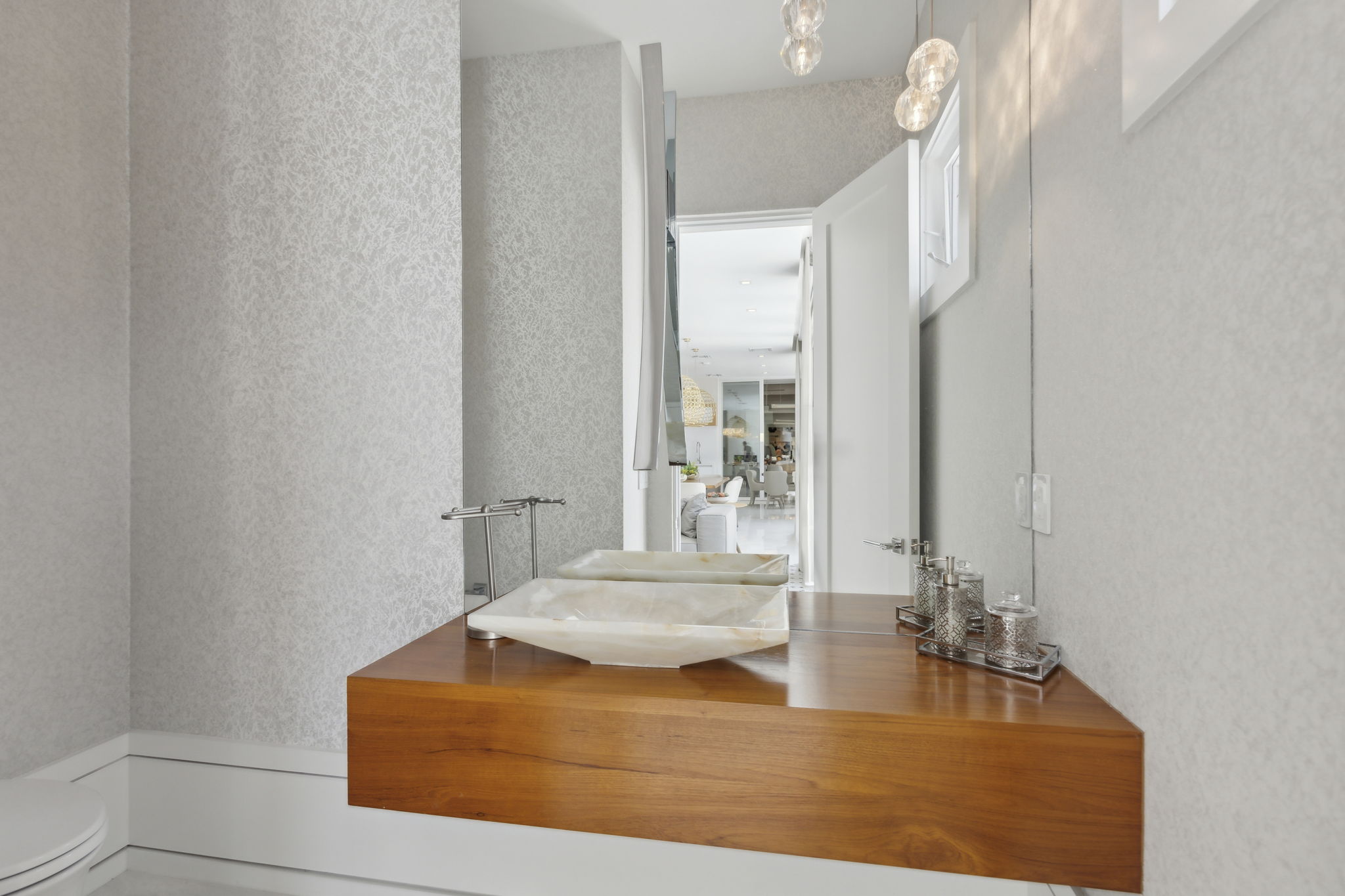 28_6149 grosvenor shore dr-28