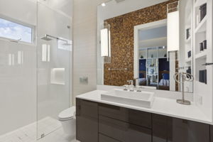 44_6149 grosvenor shore dr-44