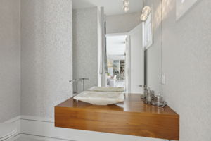 28_6149 grosvenor shore dr-28