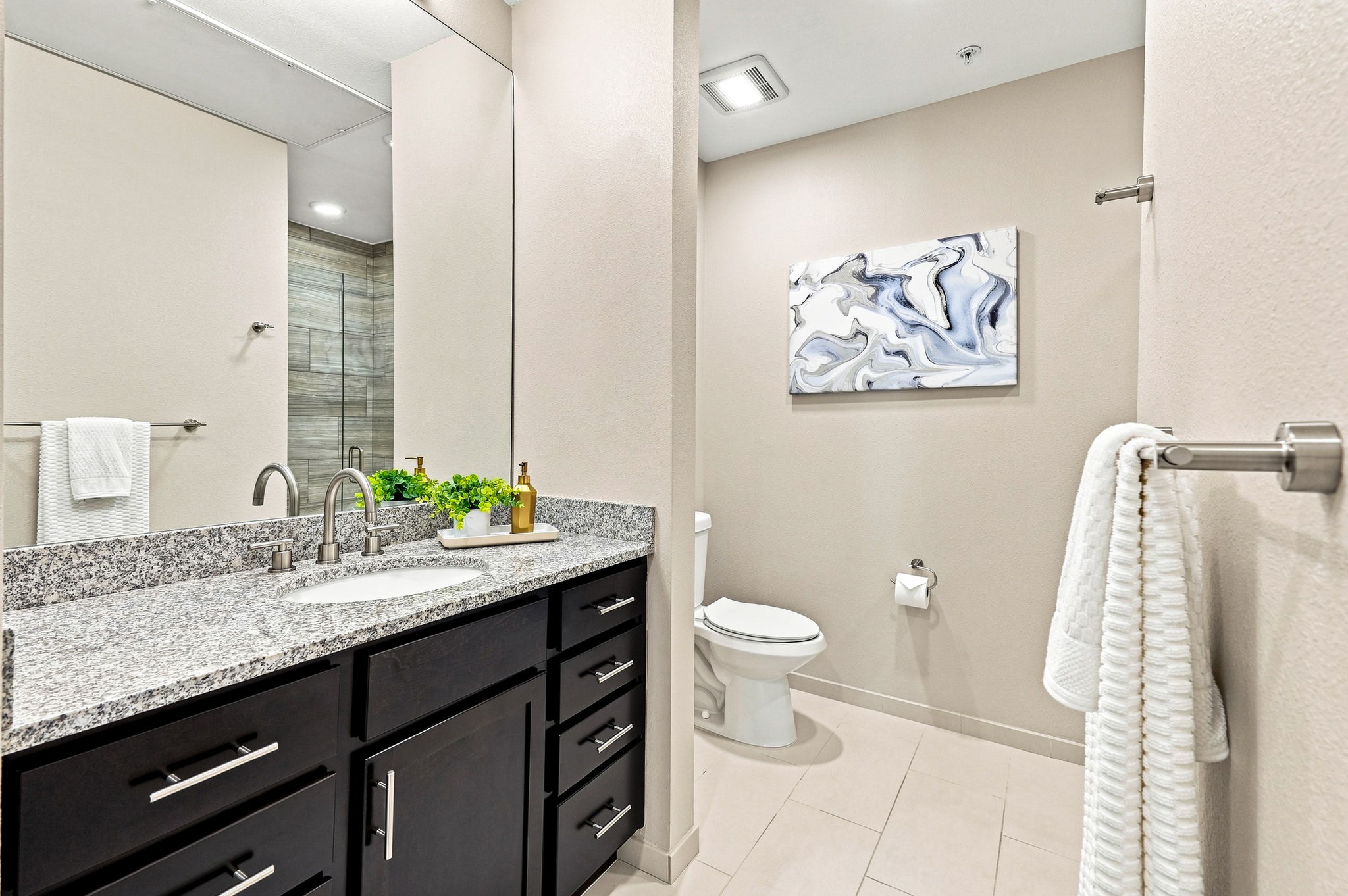 Spacious bathroom with plenty of storage