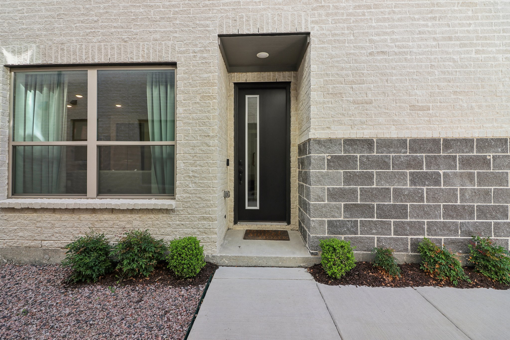 Arapaho Dr-003.jpg