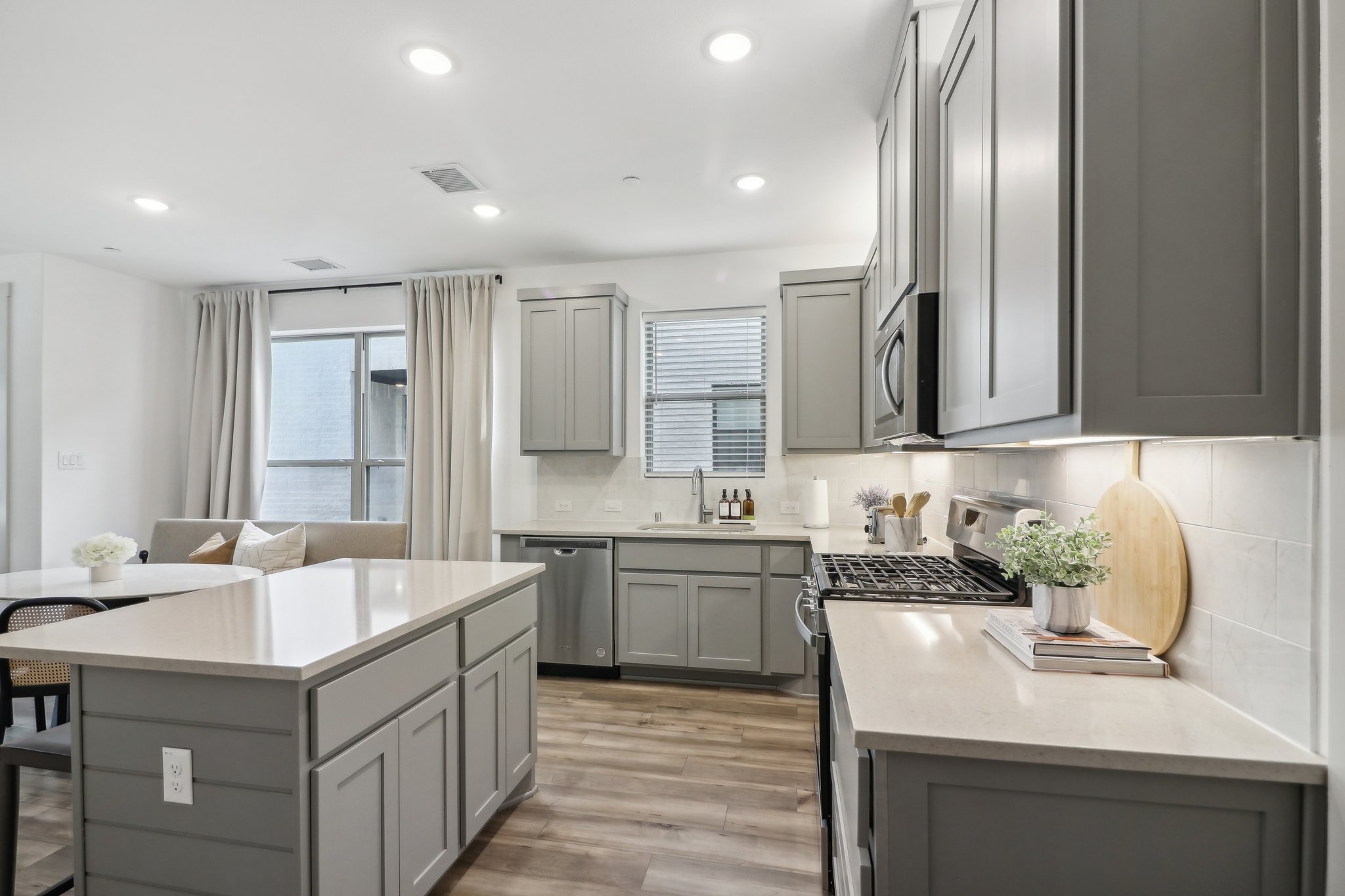 Arapaho Dr-014.jpg