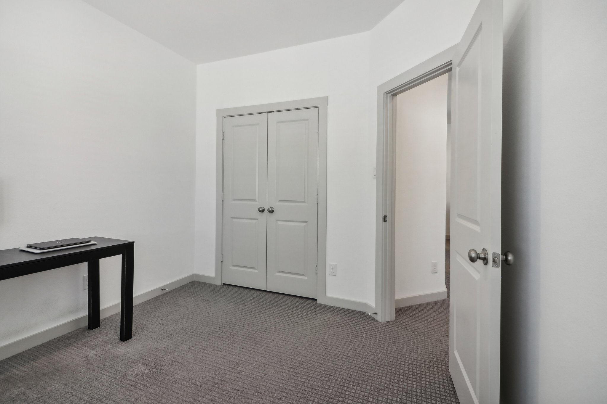 Arapaho Dr-025.jpg