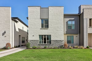 Arapaho Dr-001.jpg