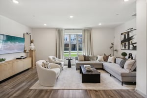 Arapaho Dr-004.jpg