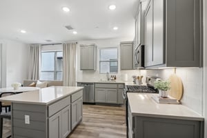 Arapaho Dr-014.jpg
