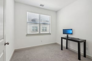 Arapaho Dr-022.jpg