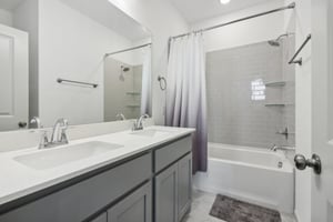 Arapaho Dr-026.jpg