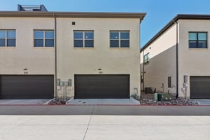 Arapaho Dr-038.jpg