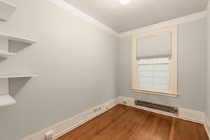 2nd, smaller bedroom w/ closet