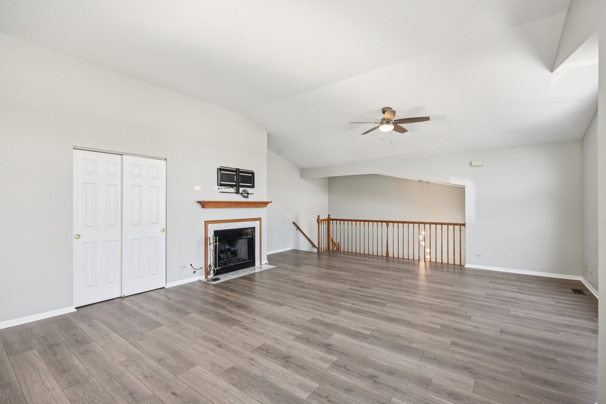 Grosse Pointe Cir-S0301-008.jpg