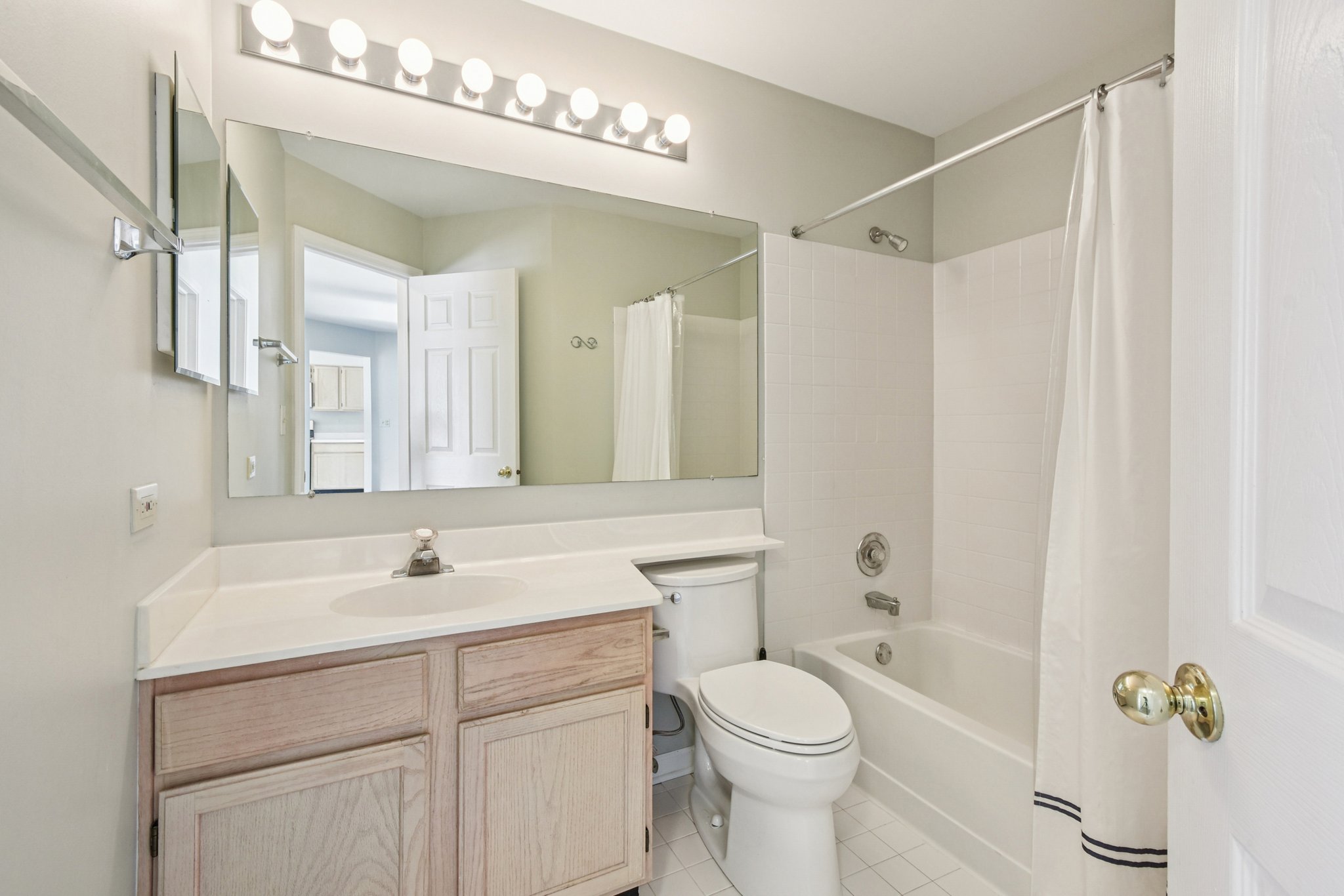 Grosse Pointe Cir-S0301-024.jpg