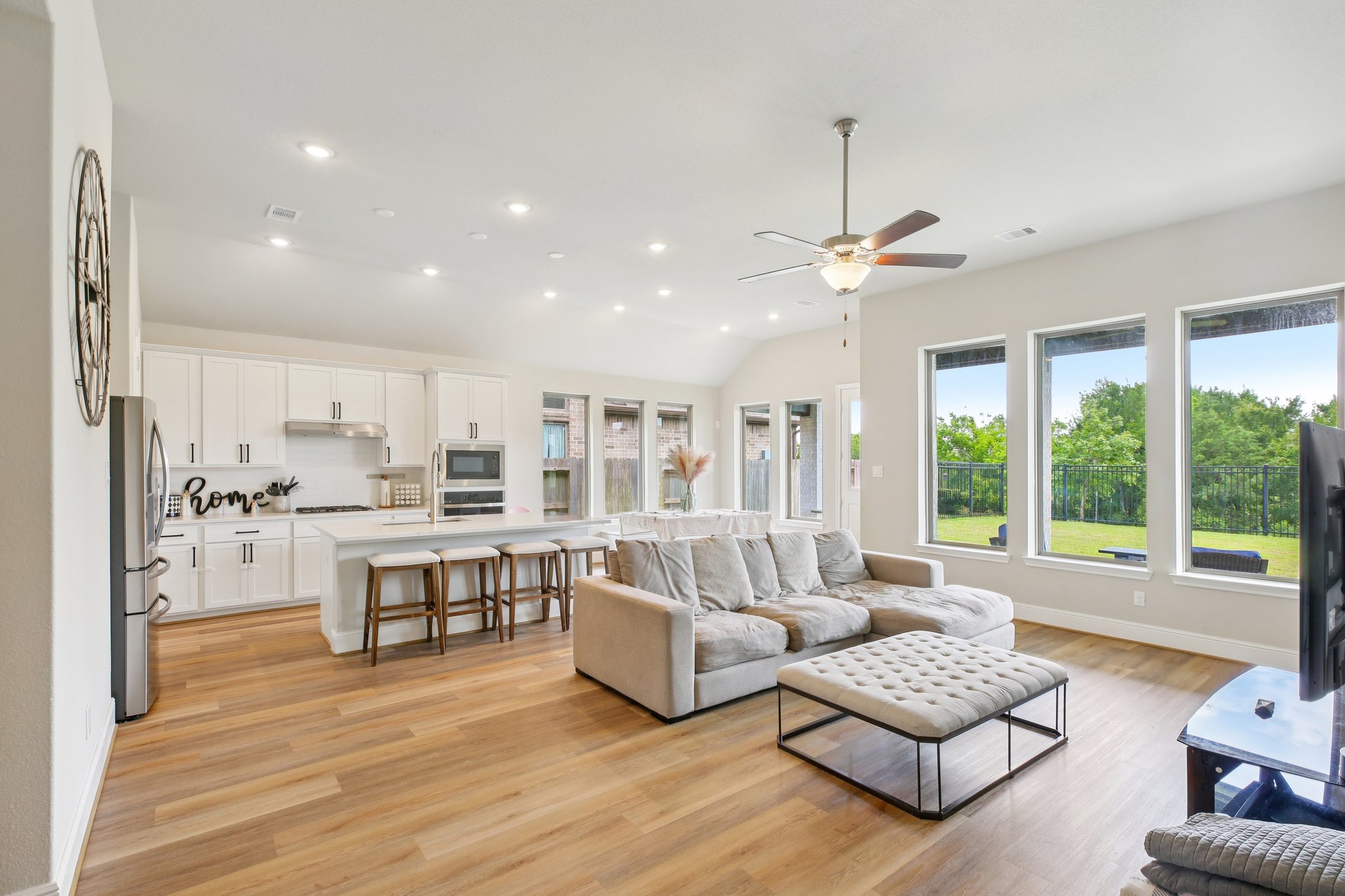 Livermore St-L2404-005.jpg