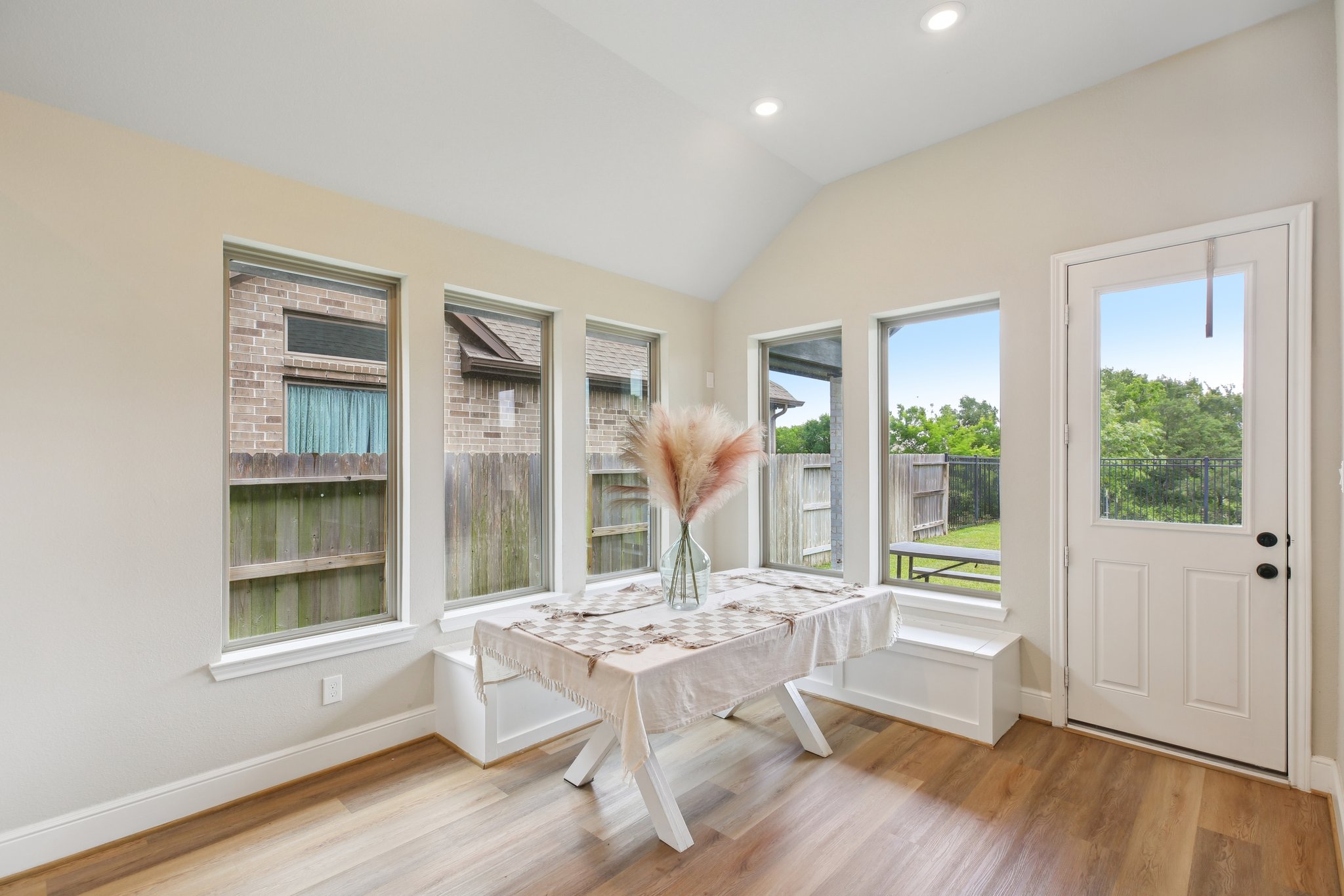 Livermore St-L2404-008.jpg