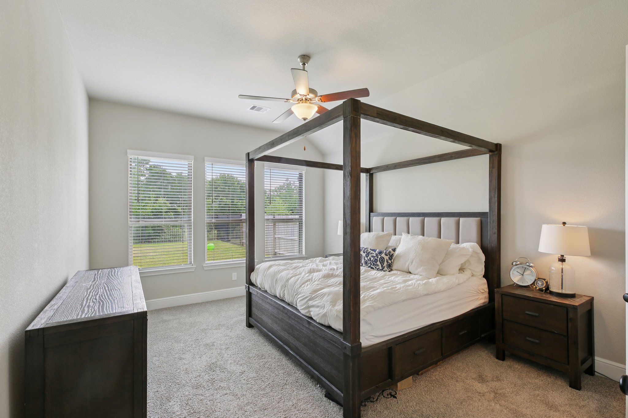 Livermore St-L2404-027.jpg