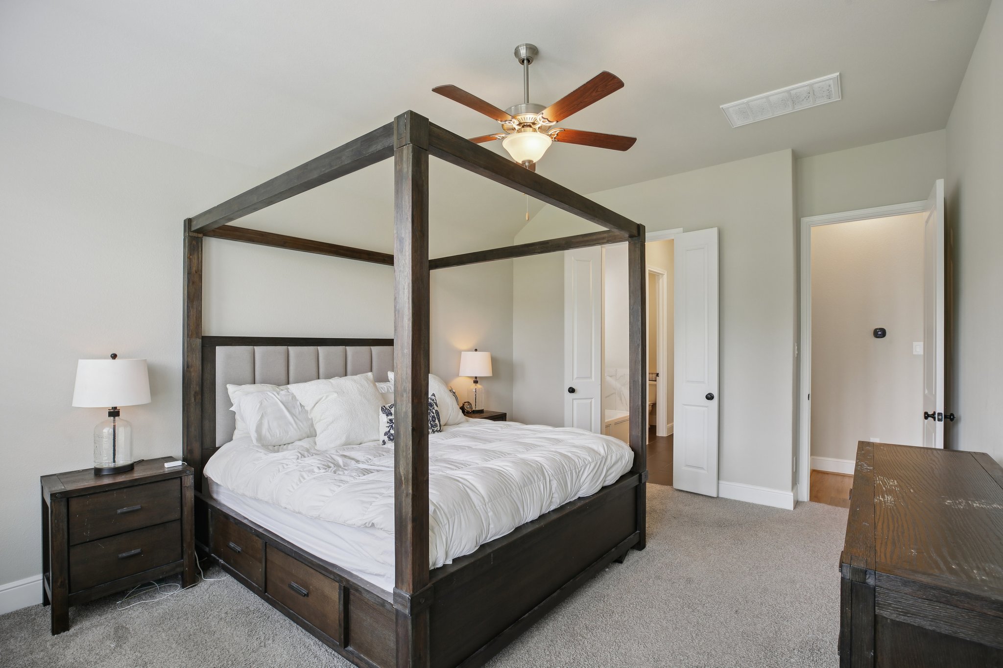 Livermore St-L2404-028.jpg