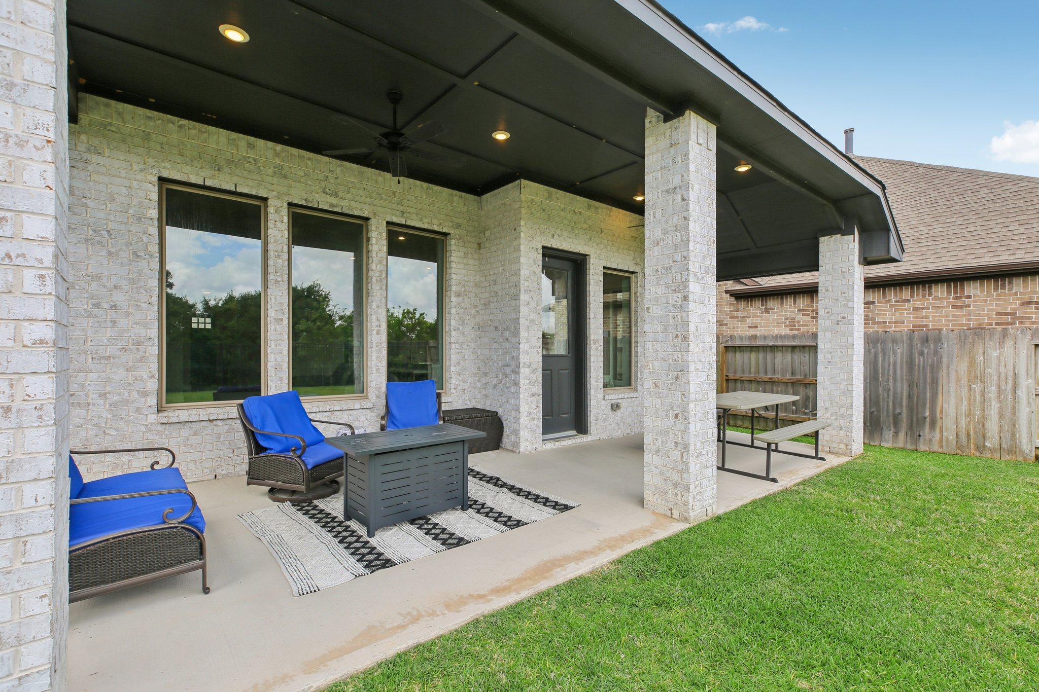 Livermore St-L2404-036.jpg