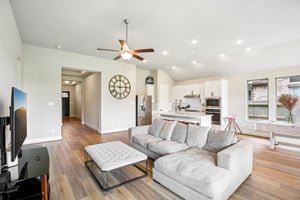 Livermore St-L2404-006.jpg