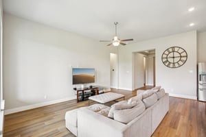 Livermore St-L2404-007.jpg