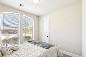 Livermore St-L2404-022.jpg