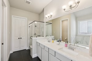 Livermore St-L2404-031.jpg