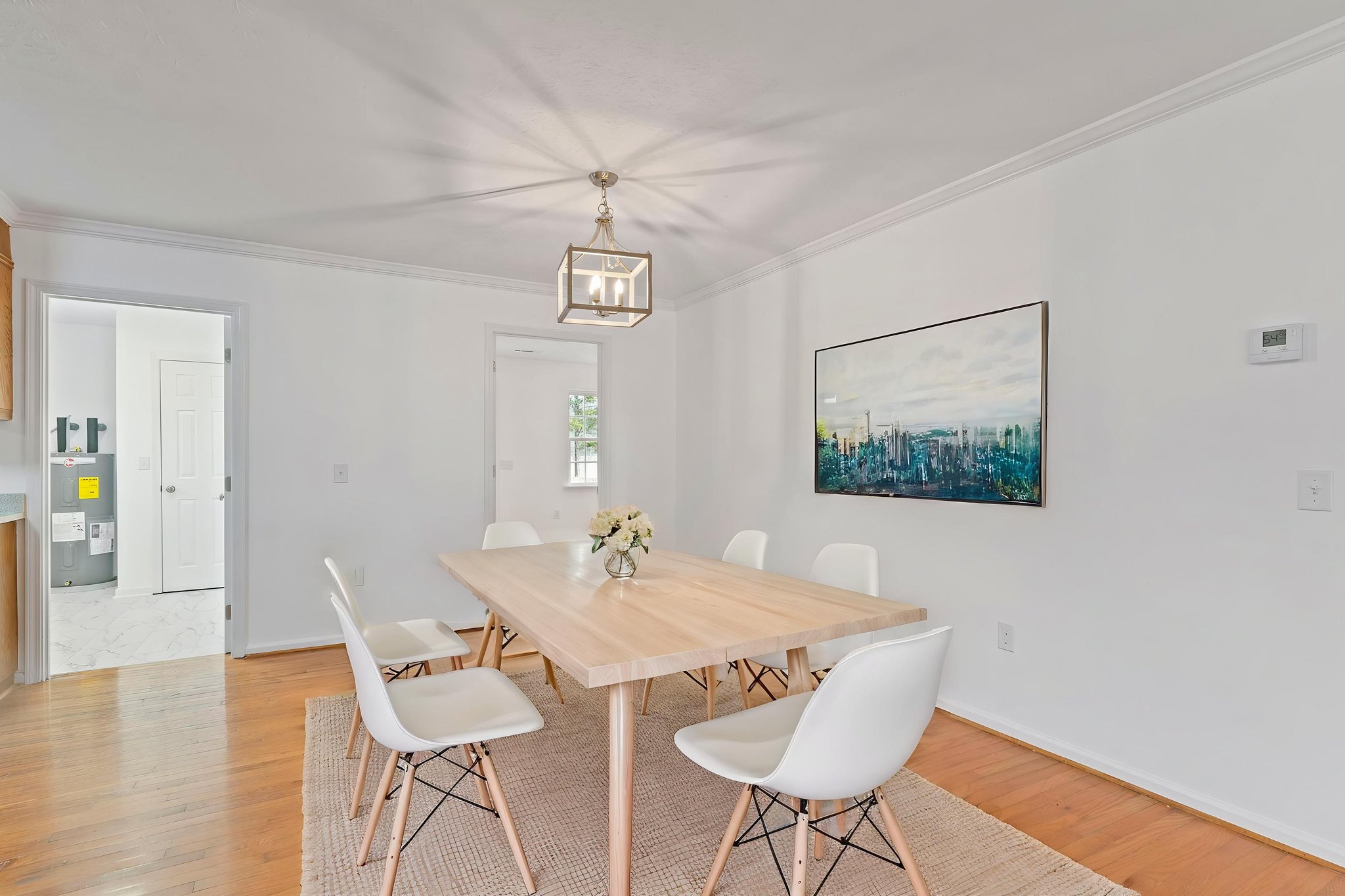 DSC03722 virtually staged.jpeg