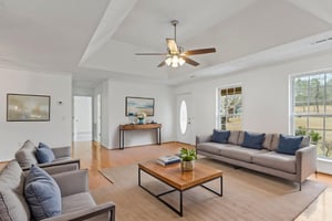 DSC03707 virtually staged.jpeg