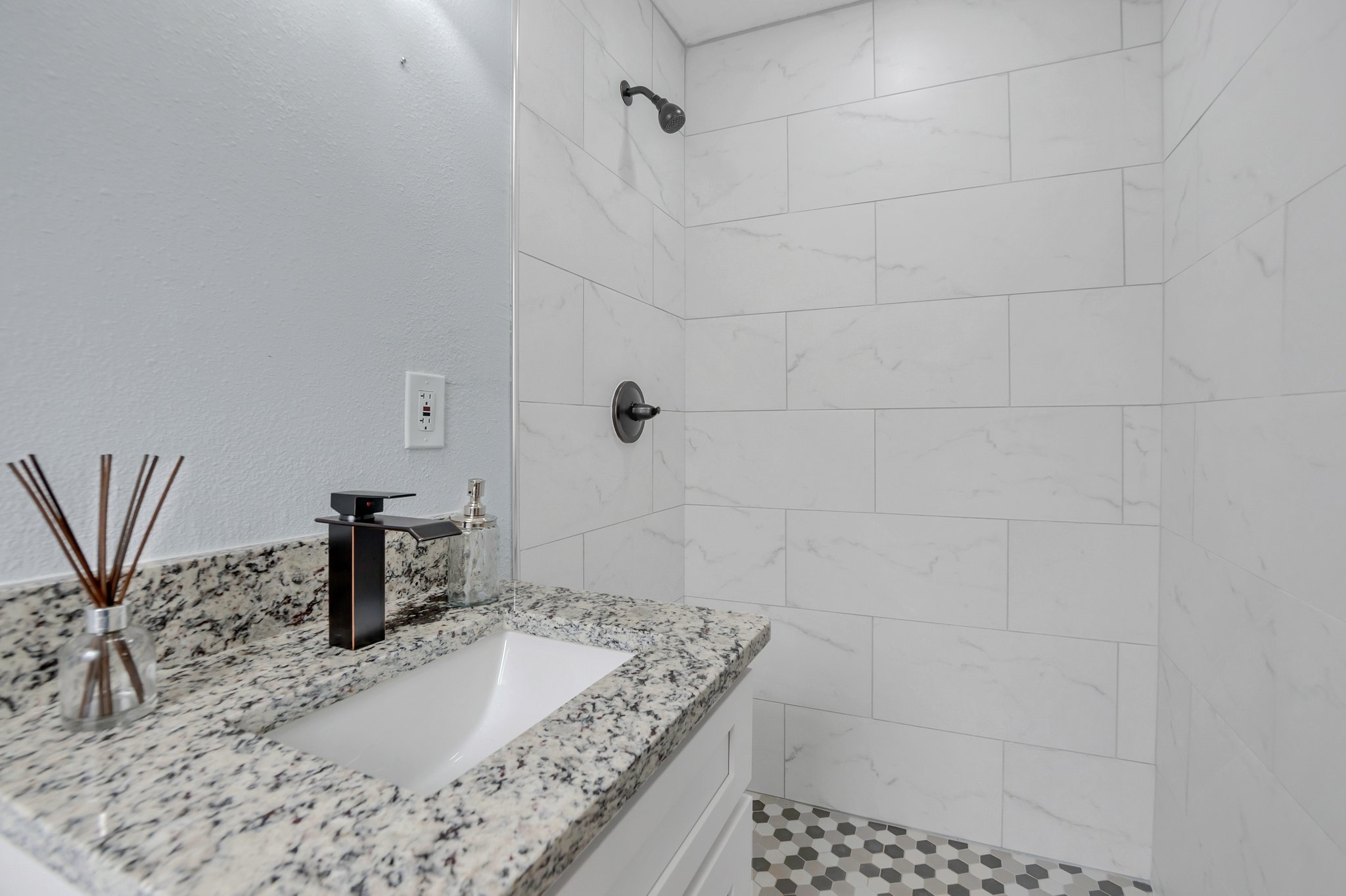 615 Ramona Ln, Orlando, FL 32805, US Photo 23