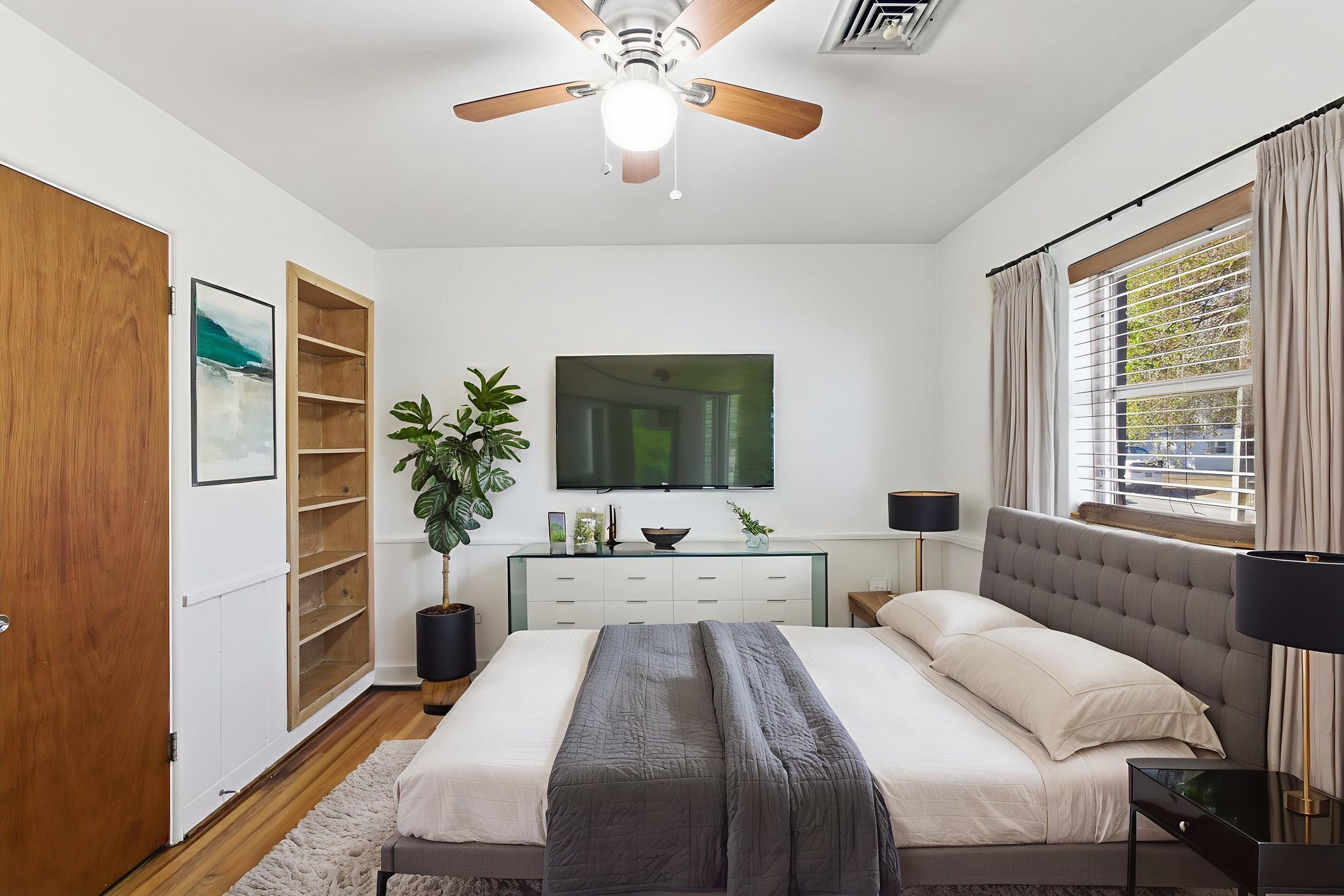 6Y8A1479 virtually staged.jpeg