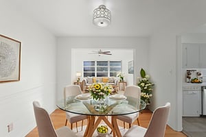 6Y8A1404 virtually staged.jpeg