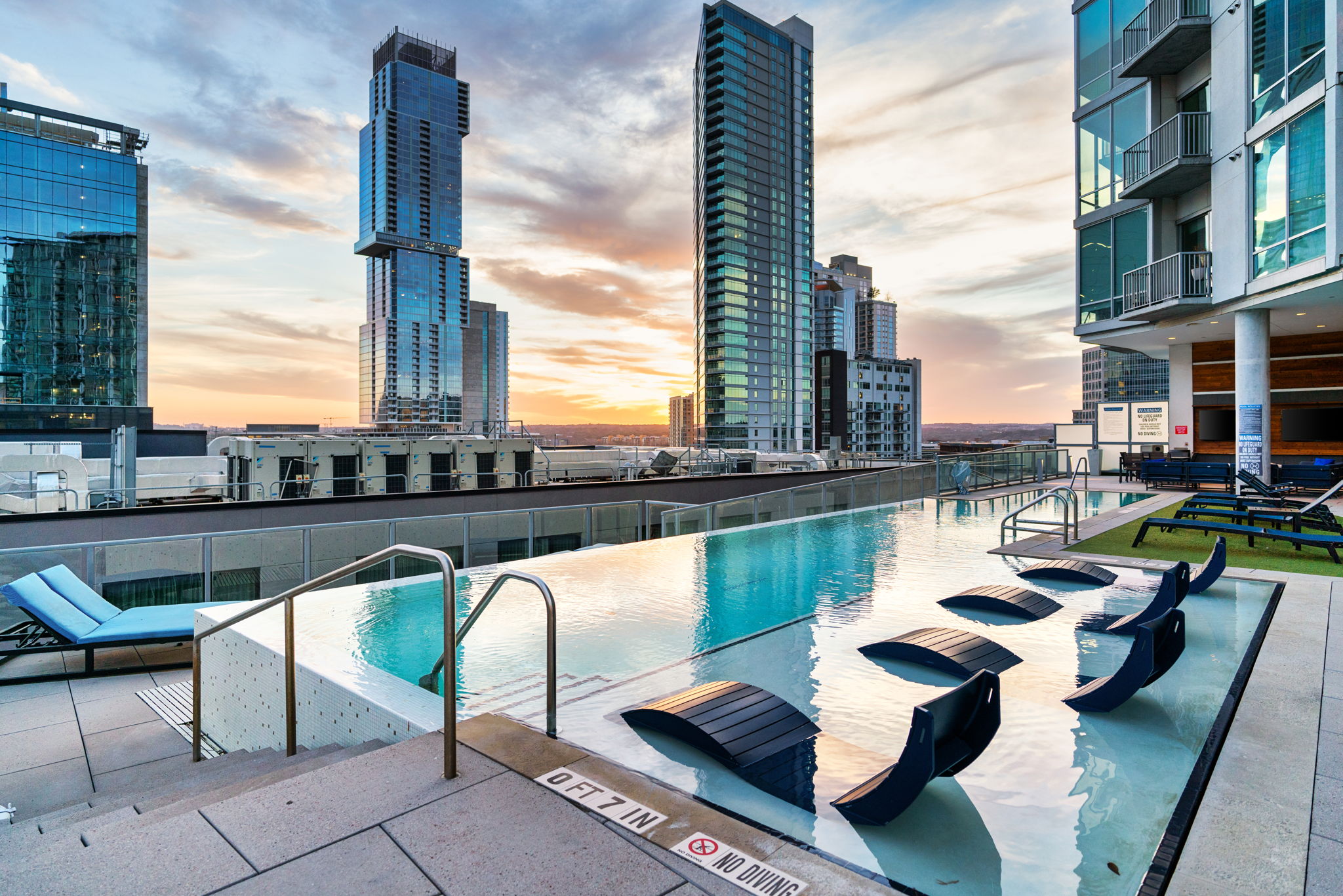 615 W 7th St, Austin, TX 78701, USA Photo 21