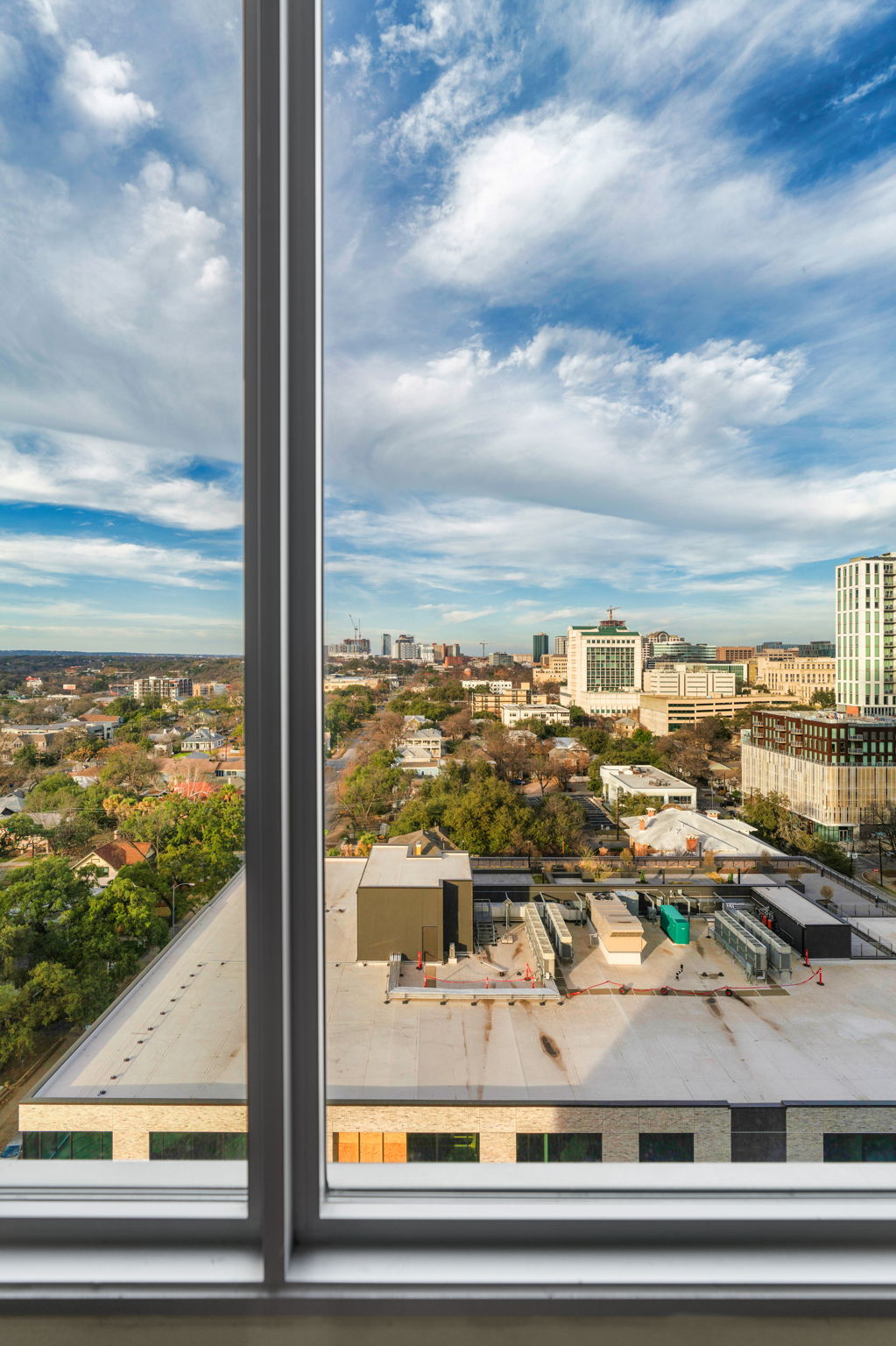 615 W 7th St, Austin, TX 78701, USA Photo 28