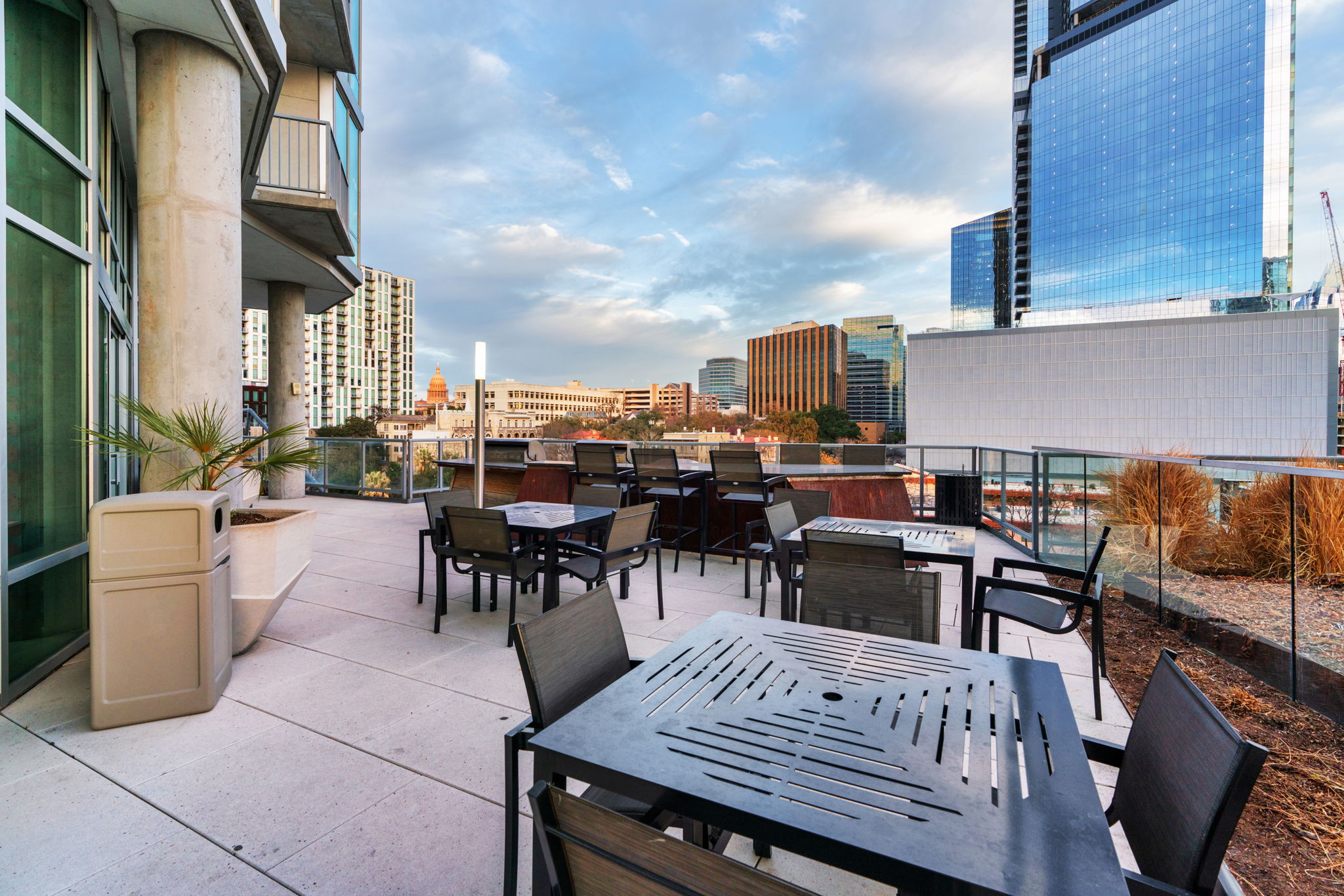 615 W 7th St, Austin, TX 78701, USA Photo 48