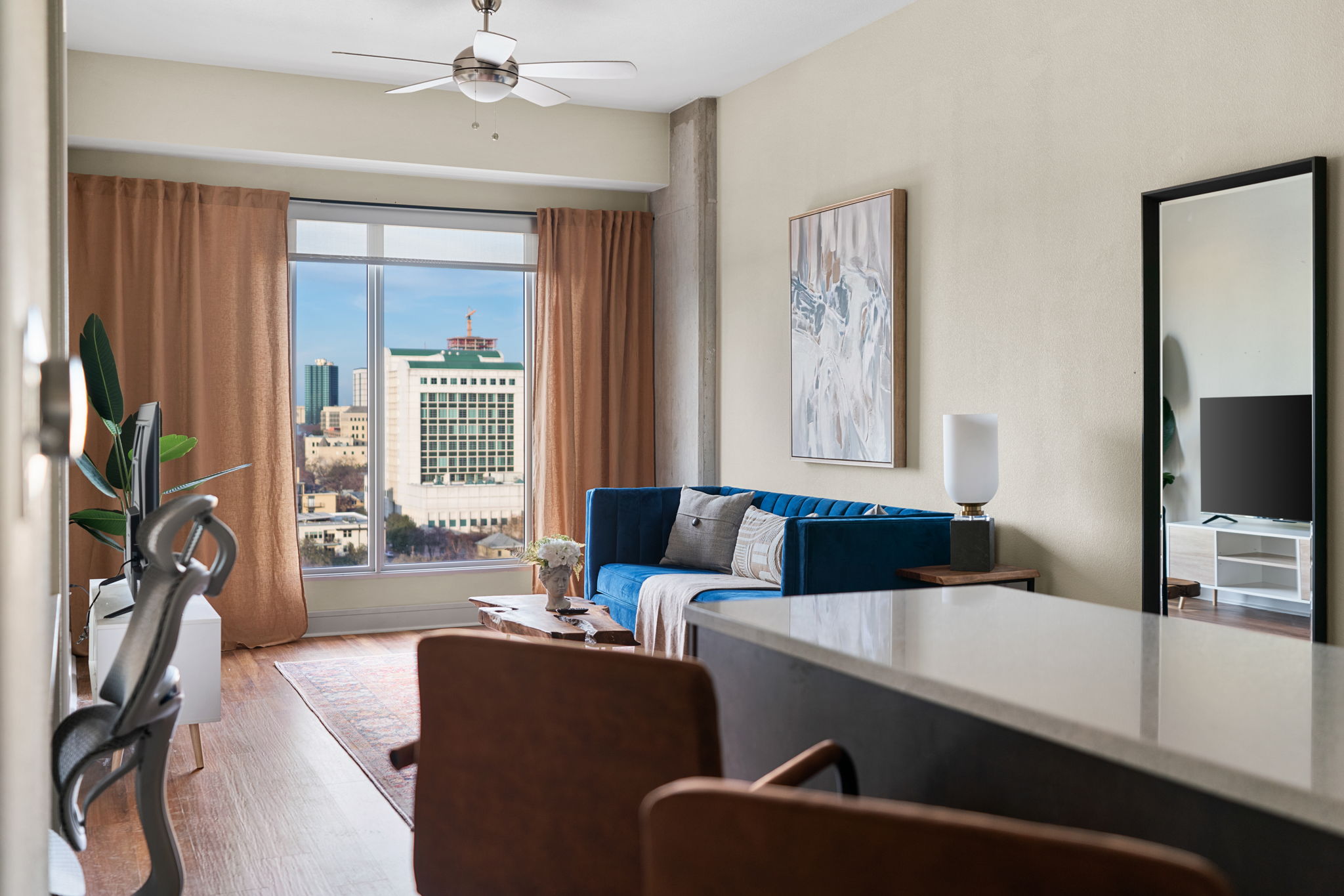 615 W 7th St, Austin, TX 78701, USA Photo 40