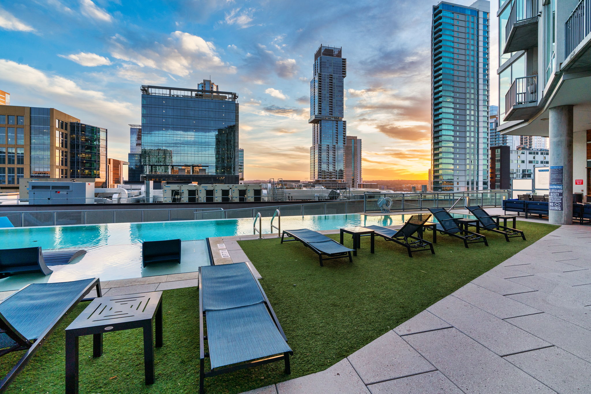 615 W 7th St, Austin, TX 78701, USA Photo 16