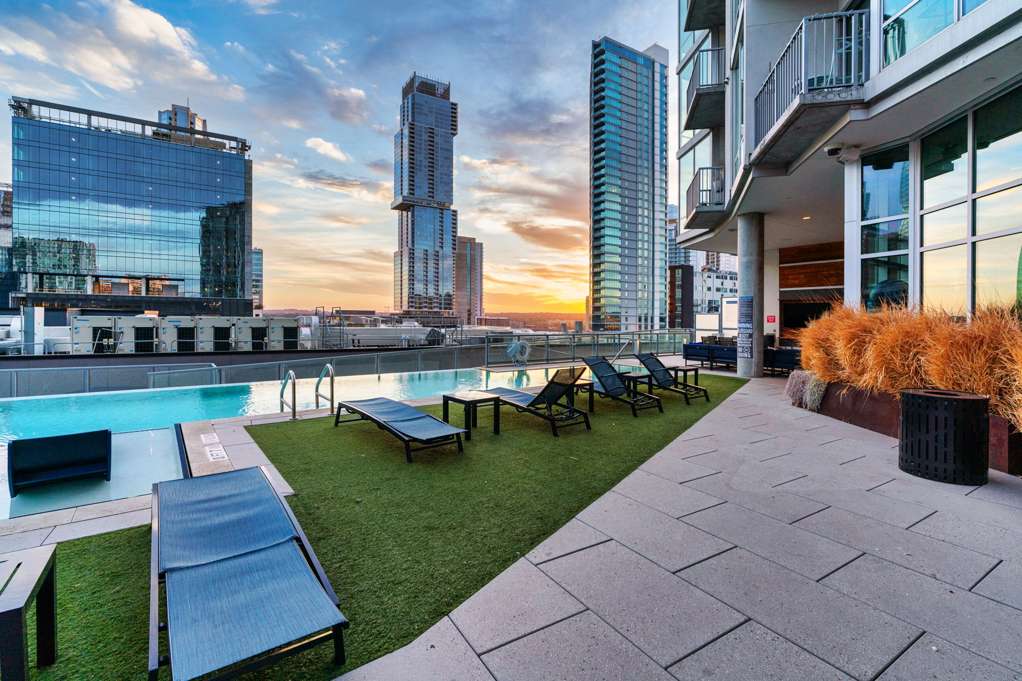 615 W 7th St, Austin, TX 78701, USA Photo 17