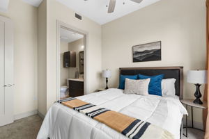 615 W 7th St, Austin, TX 78701, USA Photo 57