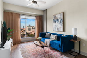 615 W 7th St, Austin, TX 78701, USA Photo 67