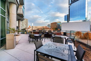 615 W 7th St, Austin, TX 78701, USA Photo 47