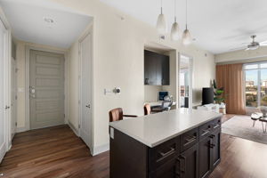 615 W 7th St, Austin, TX 78701, USA Photo 38