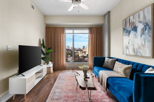 615 W 7th St, Austin, TX 78701, USA Photo 22