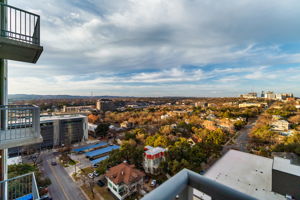 615 W 7th St, Austin, TX 78701, USA Photo 63