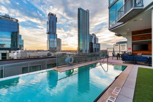 615 W 7th St, Austin, TX 78701, USA Photo 3