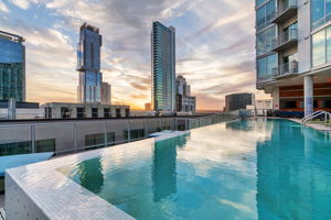 615 W 7th St, Austin, TX 78701, USA Photo 8