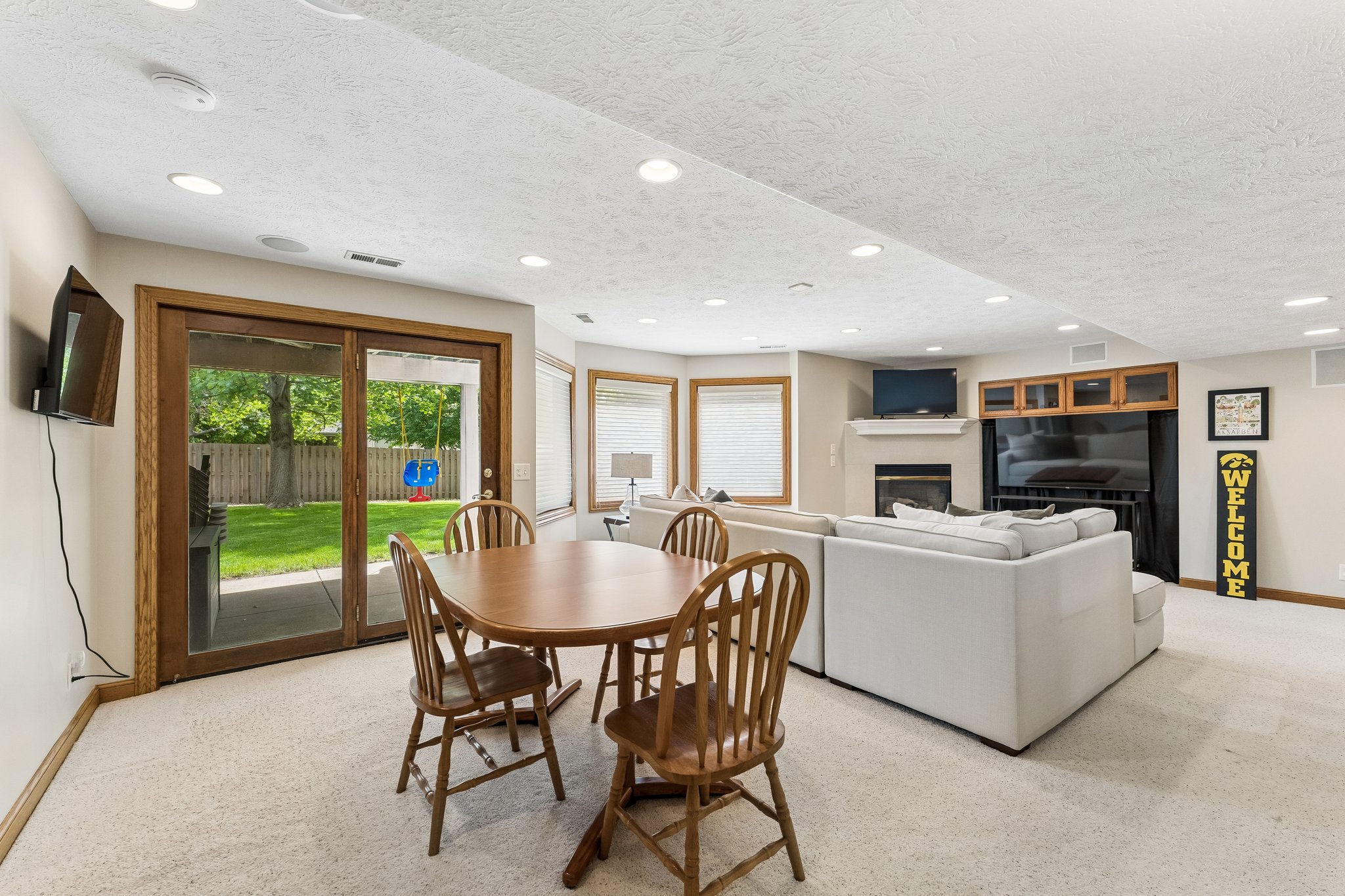8740 - 6151 S 102nd Ave_013.jpg