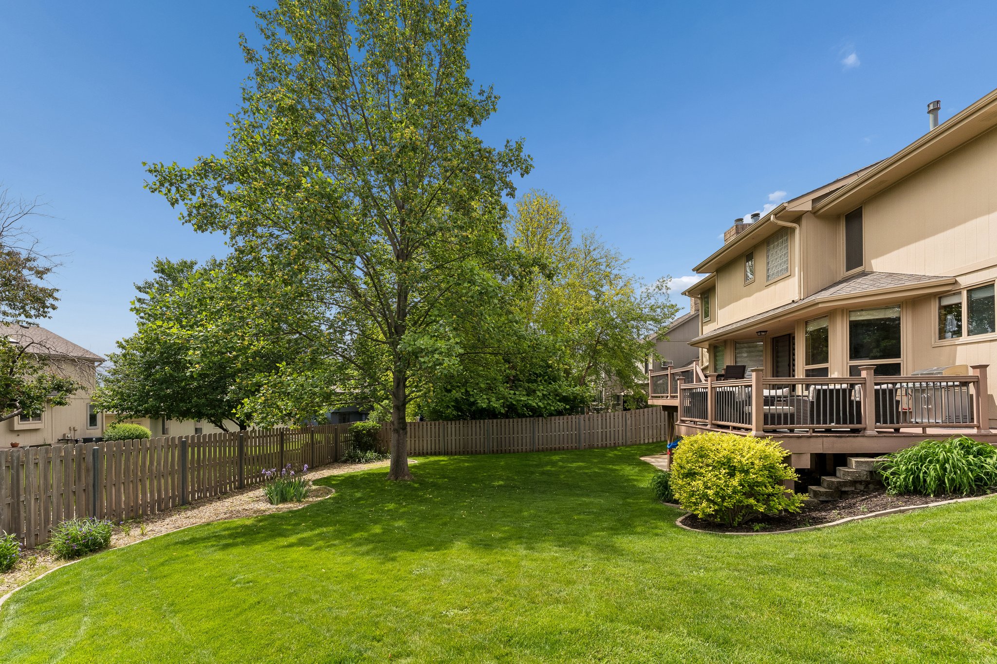 8740 - 6151 S 102nd Ave_042.jpg