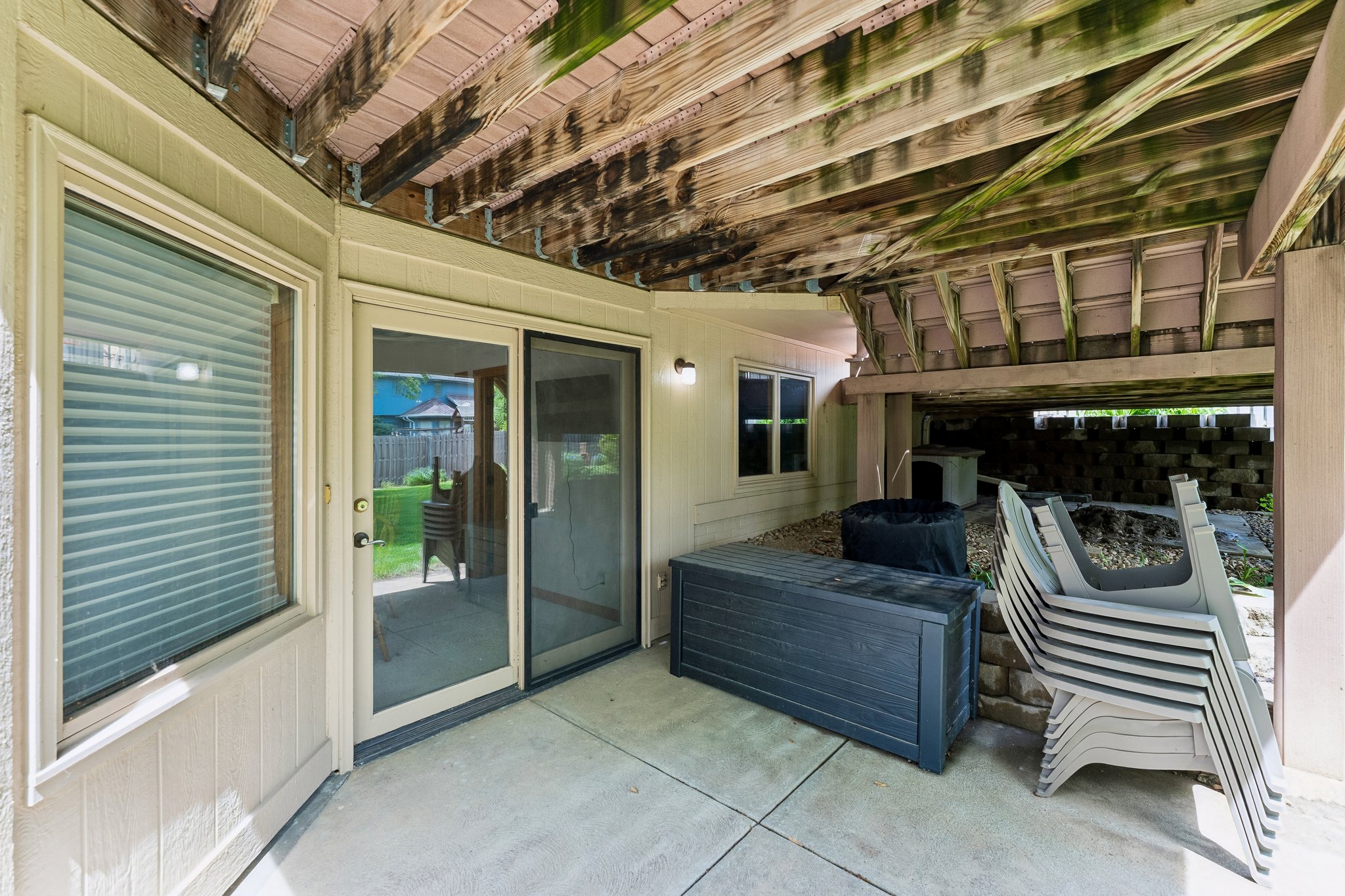 8740 - 6151 S 102nd Ave_043.jpg