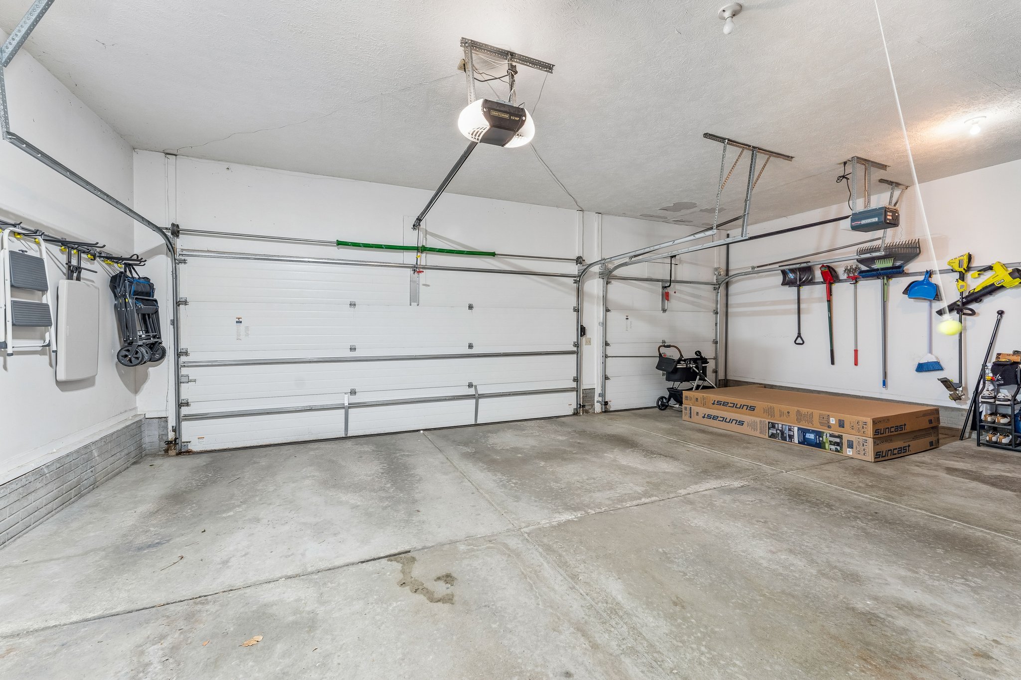 8740 - 6151 S 102nd Ave - 007.jpg
