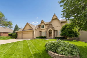 8740 - 6151 S 102nd Ave_002.jpg